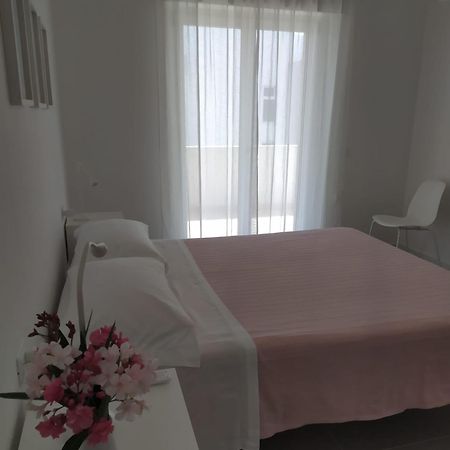 Sea Wind Stanza Con Garage E Ascensore Polignano a Mare Eksteriør billede